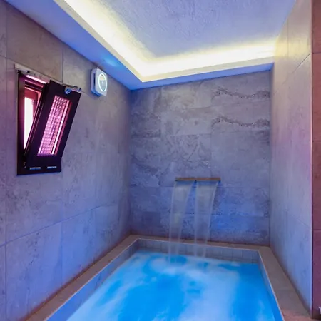 Luxuite Con Piscina E Jacuzzi