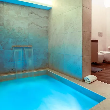 Luxuite Con Piscina E Jacuzzi *
