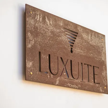 Villa Luxuite Con Piscina E Jacuzzi *