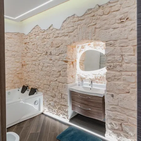 Luxuite Con Piscina E Jacuzzi